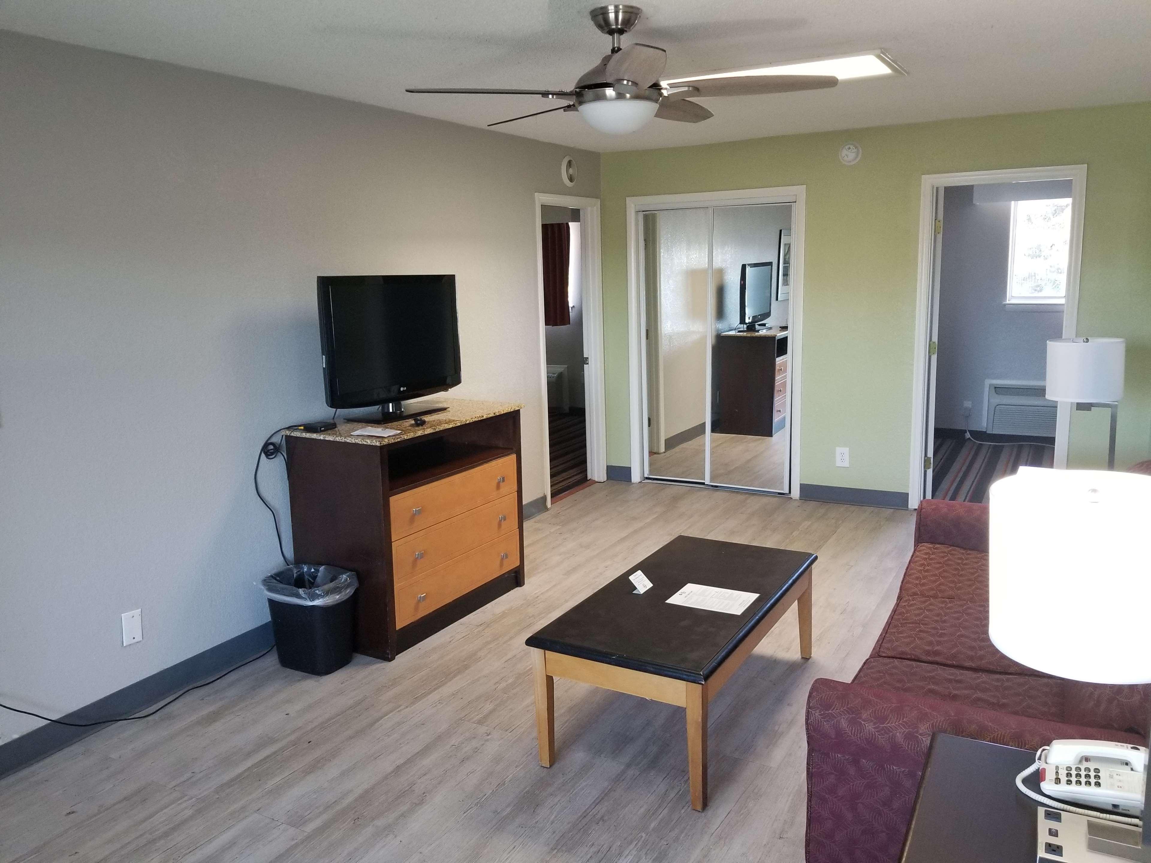 Best Western Plus Holiday Sands Inn & Suites Norfolk Luaran gambar